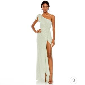 NWT‎ Mac Duggal Pearl Embellished Soft Tie One Shoulder Gown Mint Size 4